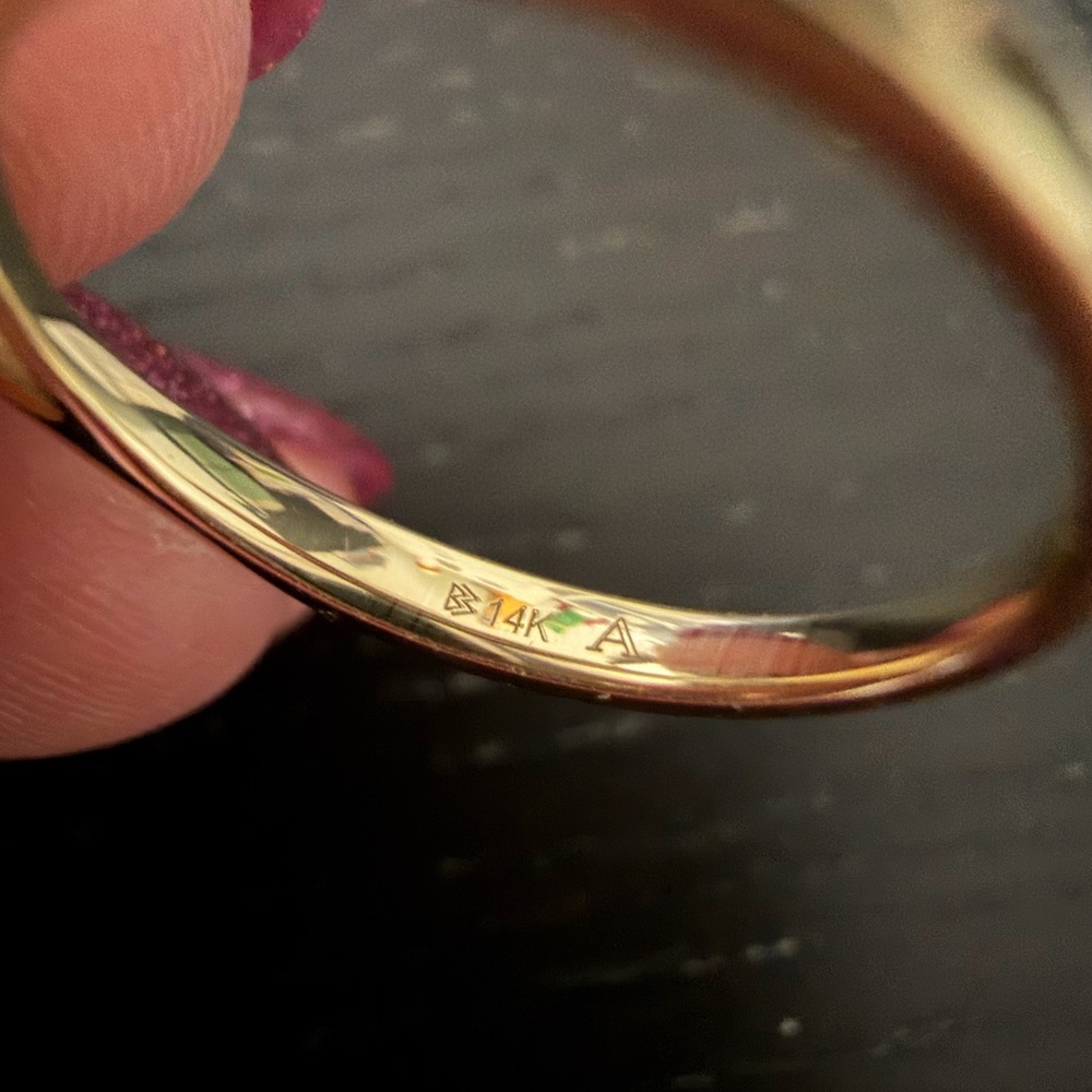 Pre-loved lab grown diamond solitaire ring - Picture 5 of 7